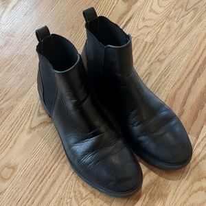 Steve Madden Black Leather Chelsea Boots
